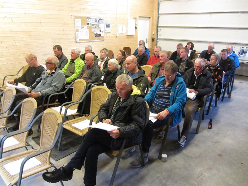 Odd Martinsen, Erik Erichsen , Stian Hauger , Jakob Skogseid, Øivind Holum, Terje Stensberg, Hilde Reh Stensrud, Leif Øie, Kjell Ivar Skjemstad, John Arff Pettersen, Arild Bernstrøm, Margarete Wiese, Ingeborg Naadland Bjørnstad, Sigurd Bjørnstad, Morten Juell, Steinar Faanes, Rune Volla, Berit Gro Fløgstad, Reidar Selvig, Knut Kristiansen, Andreas Høiby, Anne Kvisgaard Gløersen, Harald Gløersen, Pål Caspersen. Foto: Lene Li Dragland