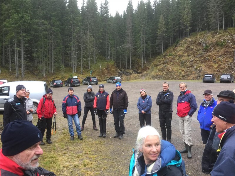 Kåre Hansen, Tore Heldrup Rasmussen, Nina Grønnestad Heldrup, Berit Fløgstad, Gine Johannsen, Marit Kopstad, Arnfinn Strålberg, Margarete Wiese, Thorvald Moe, John Arff-Pettersen, Dag Fredriksen, Jostein Refsnes og Hilde Reh Stensrud. Foto: Lene Li Dragland