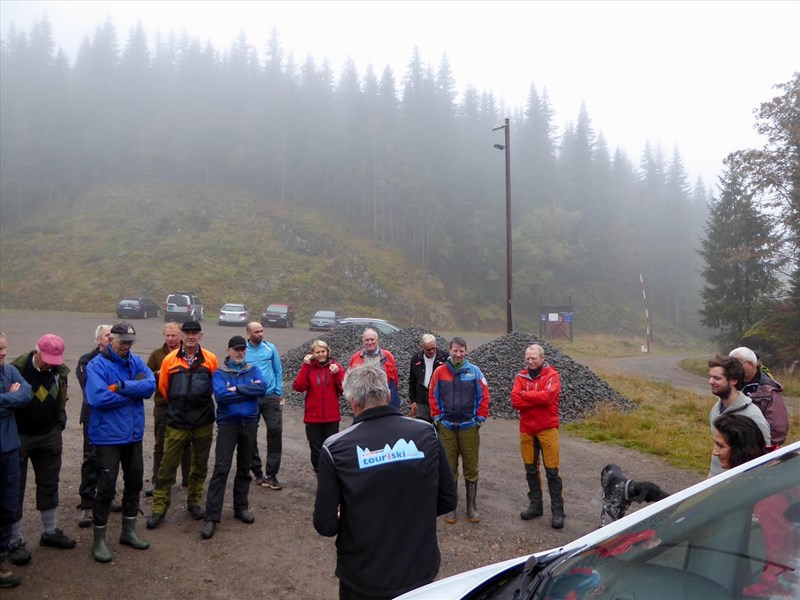 Pål Rasmussen, Sigurd Bjørnstad, Anders Heger, Morten Juell, Sverre Sjøblom, Dag Fredriksen, Kåre Hansen, Anders Heger, Eirik Formo, Anne Kirsten Stensby, Lasse Holmen, Thomas Knutzen, Trond Faanes, Steinar Faanes, Gine Johannson, Lasse Brokke og Haakon Kalvsjøhagenog skjult bak Hege Brekke Kalvsjøhagen. Foto: Lene Li Dragland