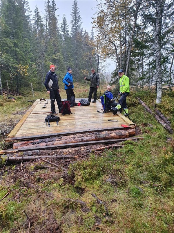 Den lengste brua vi har, Golden Bridge ved Grønntjernet reparert av Harald Martinsen, Lars Petter Fjeld, Bård Hauger, Bjørn Inge Larsen og Øivind Holum. Foto: Pål Heldrup Rasmussen