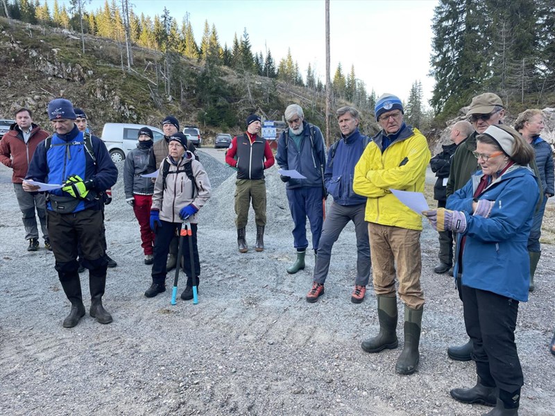 Henrik W. Bärnholdt, Ragnar Bang Huseby, Nik Hunziker, Mathilde Faanes, Berit Gro Fløgstad, Trond Faanes, Ole Tvete, Ole Andras Flagstad, Thorvald Moe, Stian Hauger, Jakob Skogseid, Margarete Wiese og Sverre Sjøblom. Foto: Nina Grønnestad Heldrup.