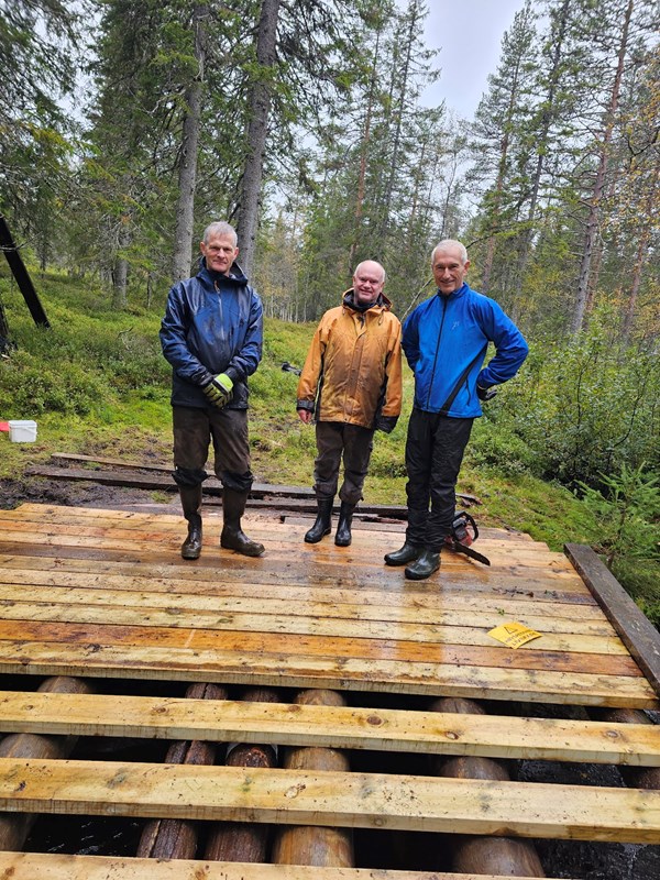 Godt humør når jobben er gjort. Takk for innsatsen! Foto: Lars Petter Fjeld Godt humør når jobben er gjort. Takk for innsatsen! Foto: Lars Petter Fjeld