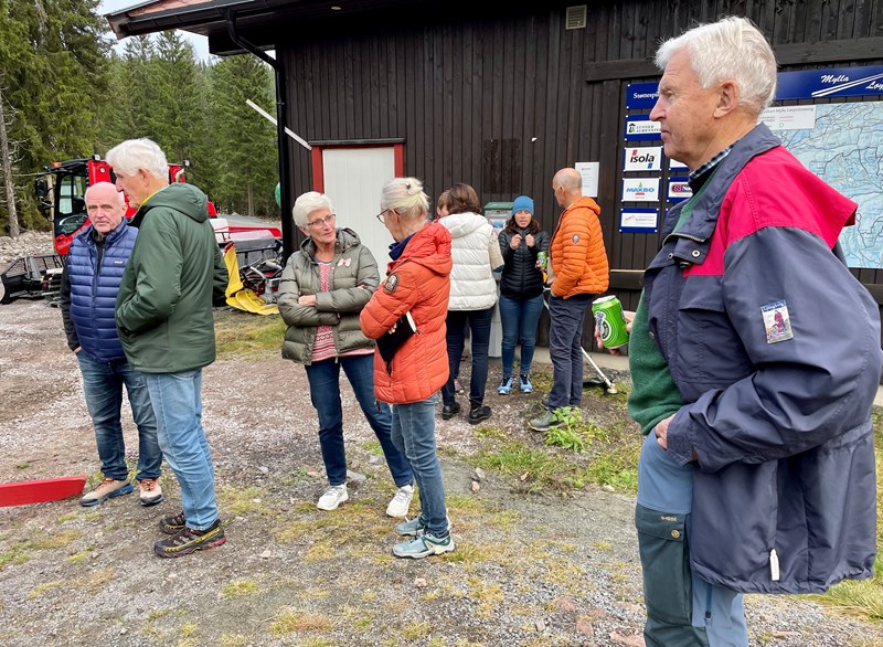 Ove Brandt, Øivind Holum, Tove Rikheim, Laila Stange og Sigurd Bjørnestad før medlemsmøtet.  Foto: Lene Li Dragland