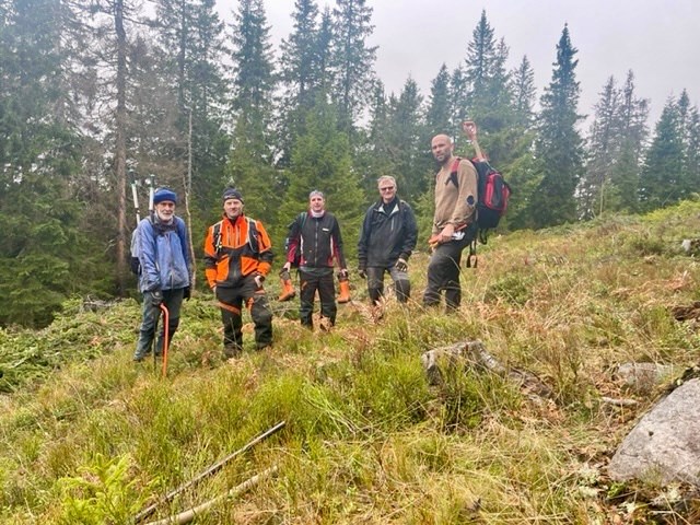 Ole Tvete, Eivind Godli, Harald Martinsen, Jakob Skogseid og Eirik Formo i Formoløypa. Foto: Terje Osmundsen