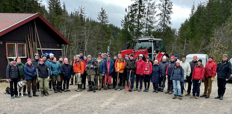 Kjernetroppen i Mylla Løypeforening: f.v.: Nina G. Rasmussen, Vilde Haarsaker, Margarete Wiese, Tore H. Rasmussen, Nina og Bent Rodem, Leif Øie, Runa Solvang. Steinar Faanes, Hilde Løken Larsen, Olaf Godli, Anders Heger, Gunstein Hansen, Lasse Grønningsæter, Arne B. Andersen, Inger Johanne Wiese, Sverre Sjøblom, Thorvald Grung Moe, Jostein Refsnes, Andreas Faanes, John Sletten, Trond Faanes, Pål H. Rasmussen, Harald Gløersen, Anne K. Gløersen, Ellen Furuseth, Trond Urdal, Marit Kopstad, Arnfinn Strålberg, Ingrid Hartmark, Oddmund Mellemstrand, Harald Martinsen, Tone B. Martinsen, Johnny Gangsø, Jakob Skogseid. Foto: Lene Li Dragland